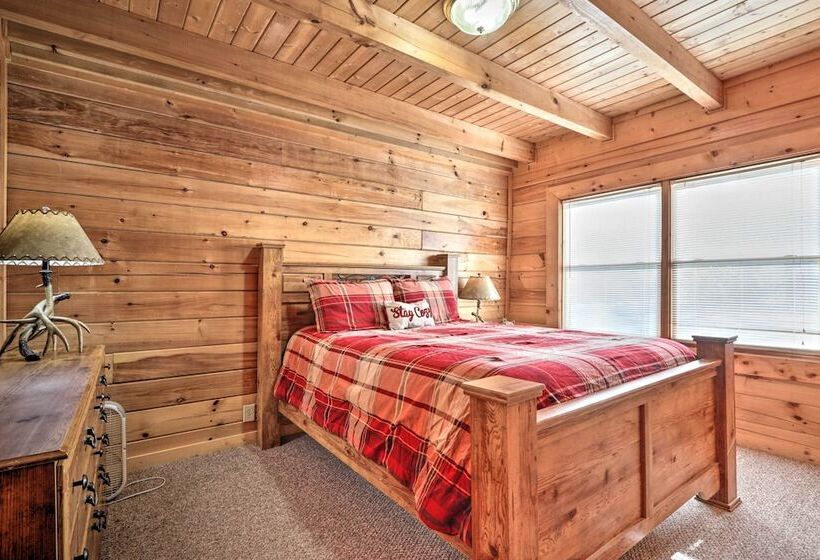 Sevierville Cabin W/ Lake Access & Private Hot Tub