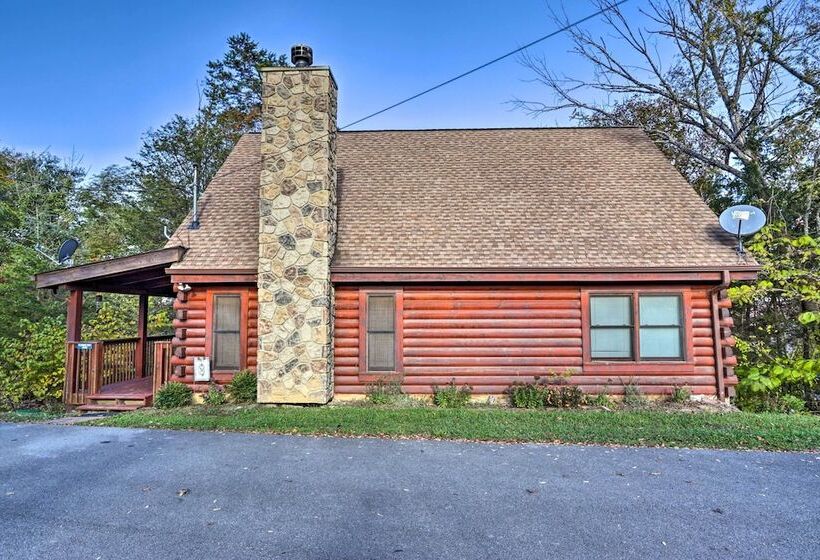 Sevierville Cabin W/ Lake Access & Private Hot Tub