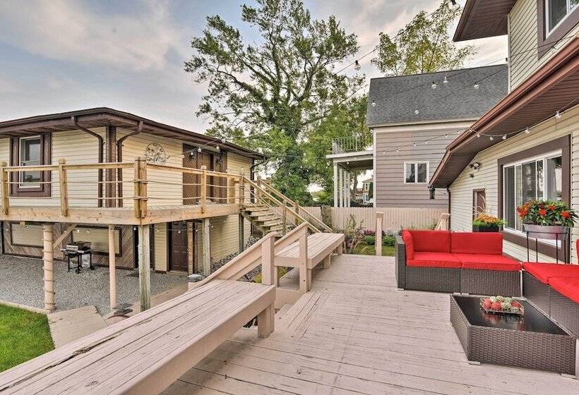 Spacious Algonac Home W/ St Clair River Views