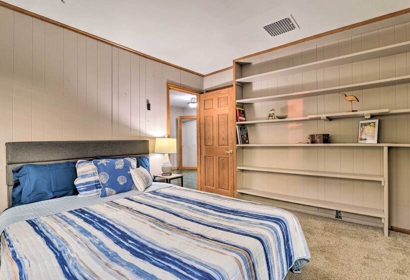 Spacious Algonac Home W/ St Clair River Views