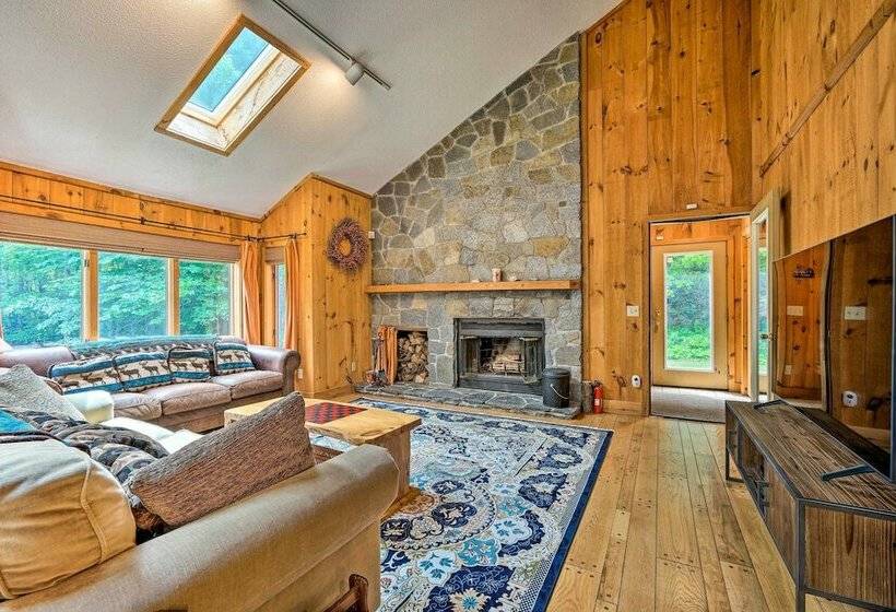 Spacious Dover Home W/ Sauna < 5 Miles To Ski!
