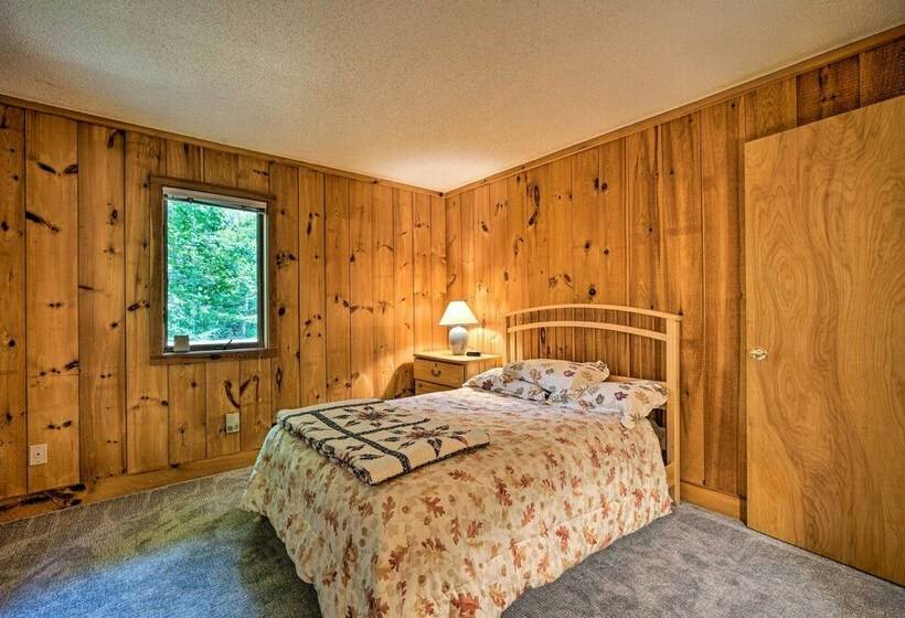 Spacious Dover Home W/ Sauna < 5 Miles To Ski!
