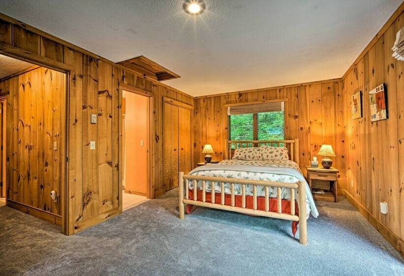 Spacious Dover Home W/ Sauna < 5 Miles To Ski!