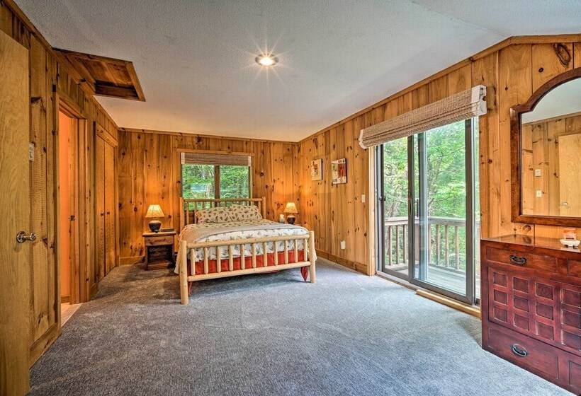 Spacious Dover Home W/ Sauna < 5 Miles To Ski!