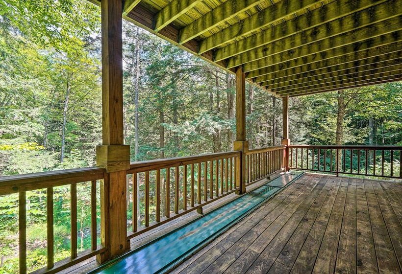 Spacious Dover Home W/ Sauna < 5 Miles To Ski!