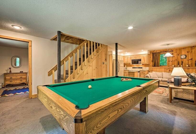 Spacious Dover Home W/ Sauna < 5 Miles To Ski!