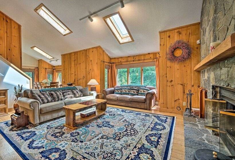 Spacious Dover Home W/ Sauna < 5 Miles To Ski!