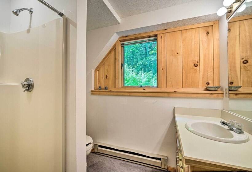 Spacious Dover Home W/ Sauna < 5 Miles To Ski!