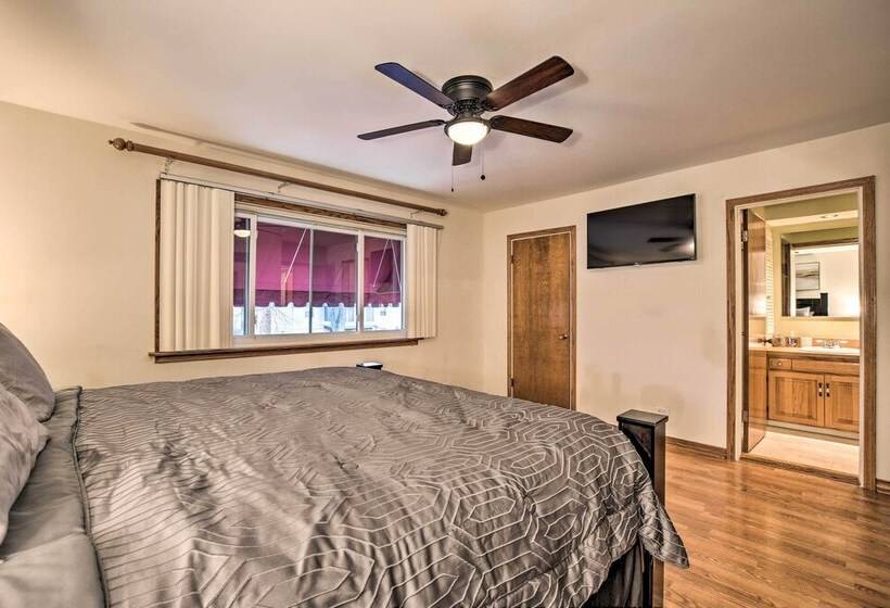 Spacious Family Glenwood Estates Home W/ Hot Tub!