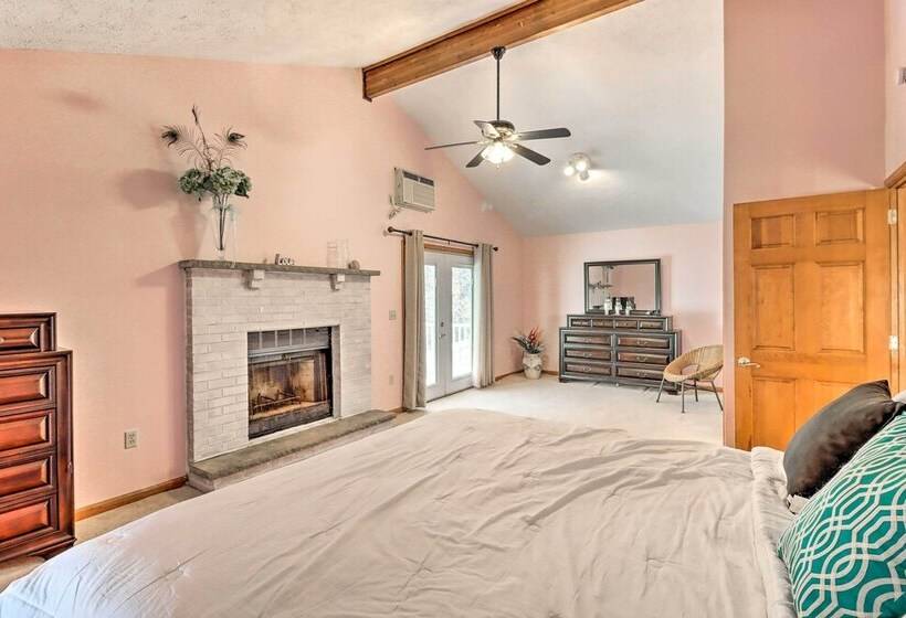 Spacious Long Pond Home Near Camelback Mtn Resort!