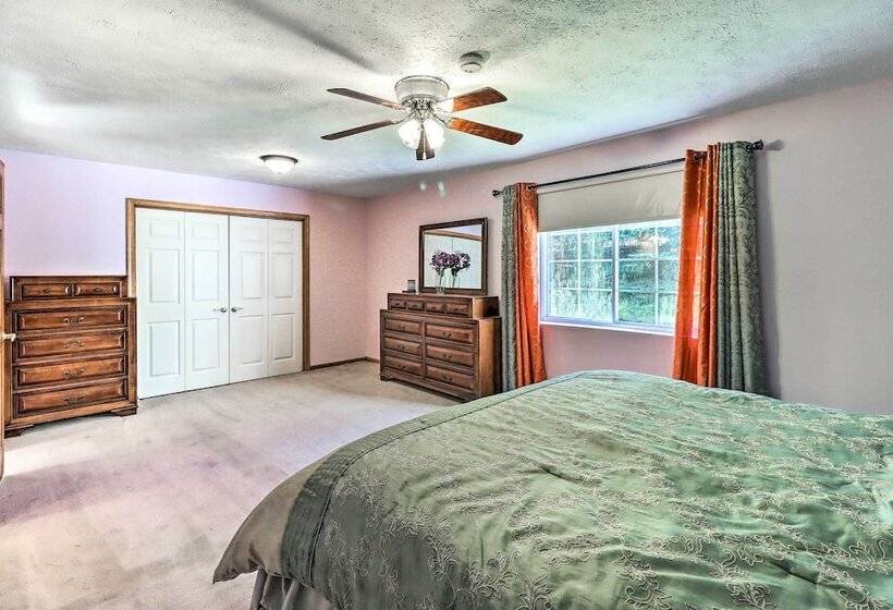 Spacious Long Pond Home Near Camelback Mtn Resort!