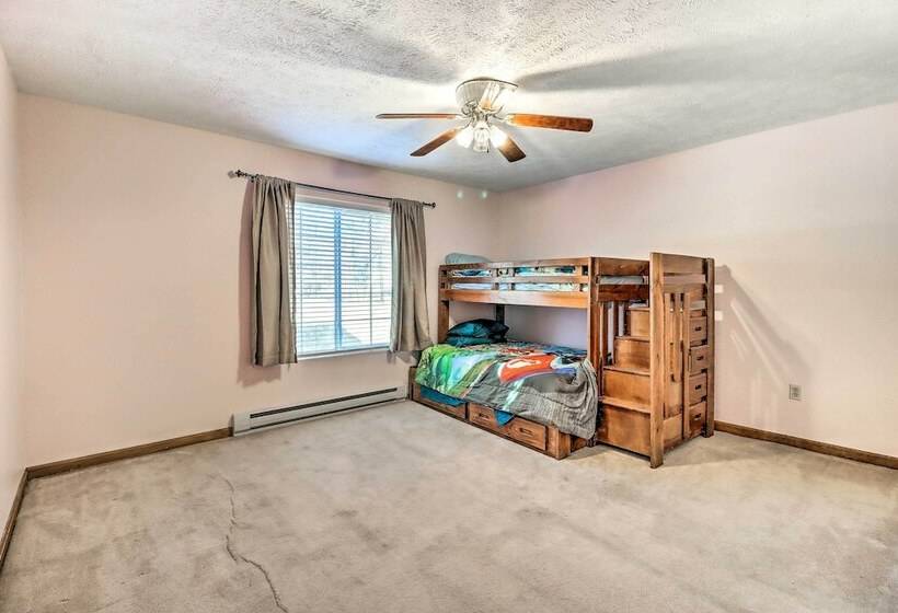 Spacious Long Pond Home Near Camelback Mtn Resort!