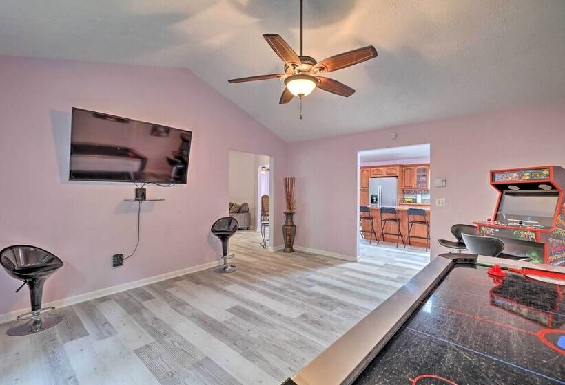 Spacious Long Pond Home Near Camelback Mtn Resort!