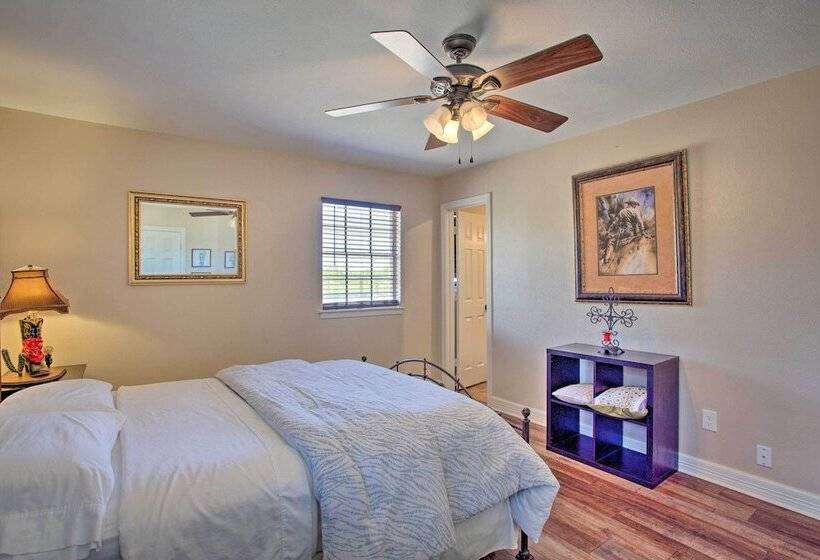 Home In Historic Waxahachie W/ Yard & Patio!