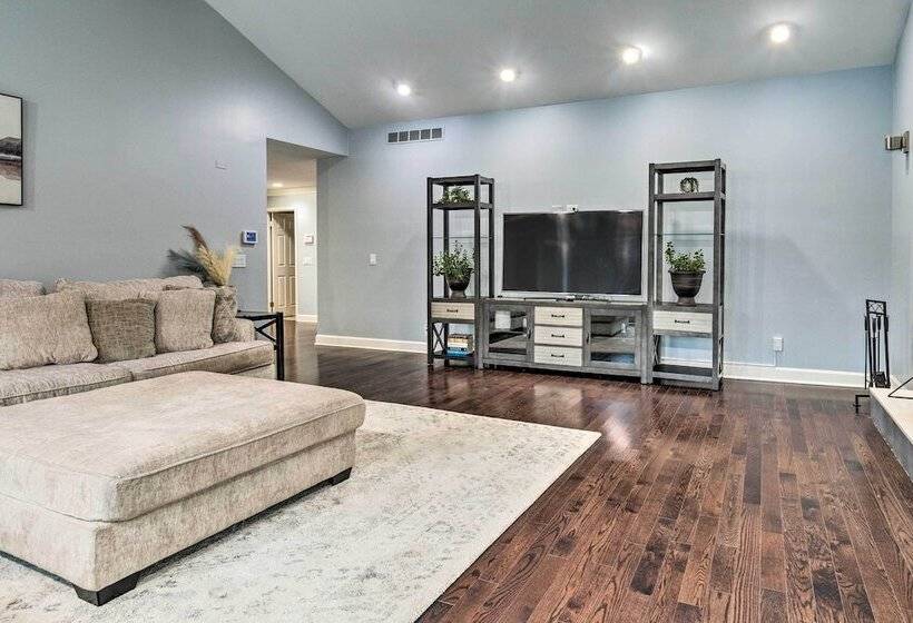 Spacious Rochester Home W/ Heated Pool & Hot Tub!