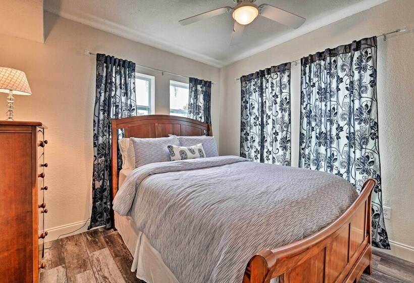 Walk To Dtwn: Winter Garden Home W/ Patio