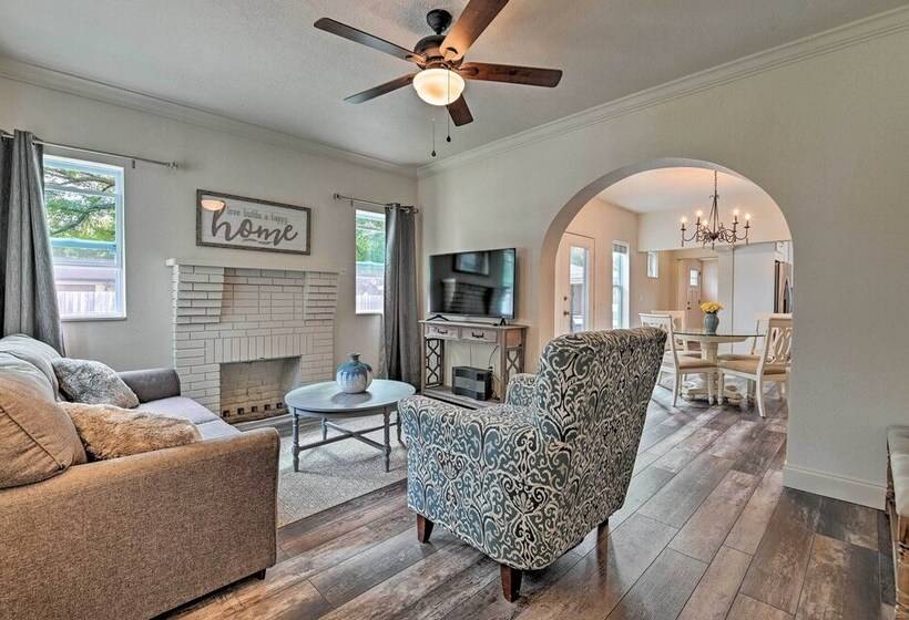 Walk To Dtwn: Winter Garden Home W/ Patio