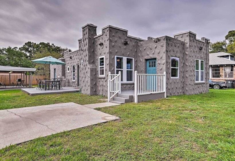 Walk To Dtwn: Winter Garden Home W/ Patio