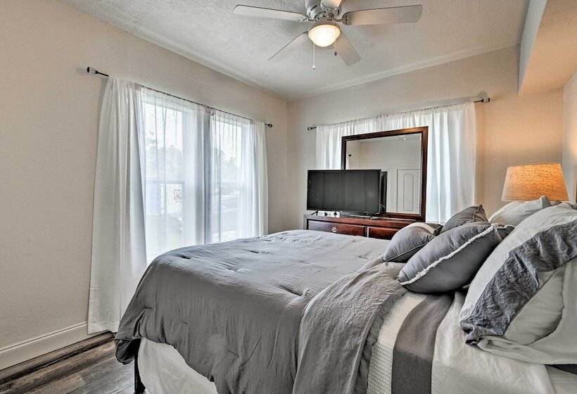 Walk To Dtwn: Winter Garden Home W/ Patio