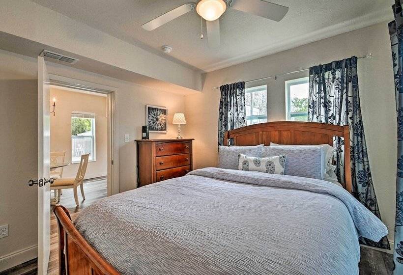 Walk To Dtwn: Winter Garden Home W/ Patio