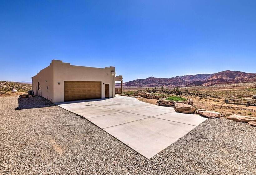 Stunning Adobe Home Overlooking Silver Reef