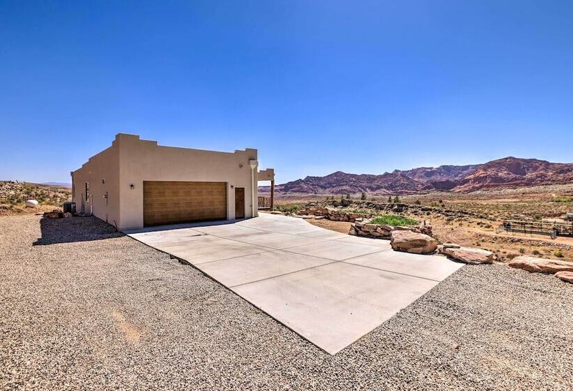 Stunning Adobe Home Overlooking Silver Reef