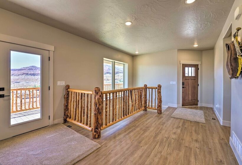 Stunning Adobe Home Overlooking Silver Reef