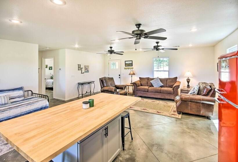 Stylish Lake O  The Cherokees Cabin W/ Patio!