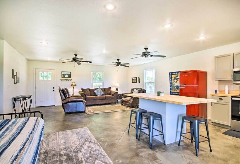 Stylish Lake O  The Cherokees Cabin W/ Patio!