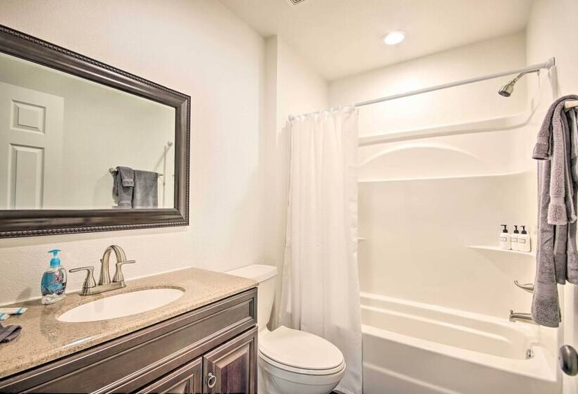 Stylish Lake O  The Cherokees Cabin W/ Patio!