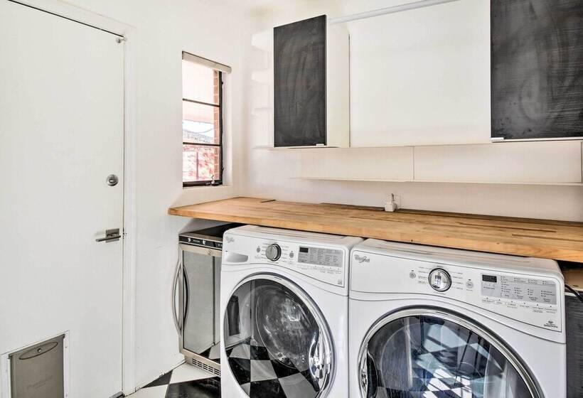 Sun Lit Phoenix Gem: Backyard Entertainment Patio!