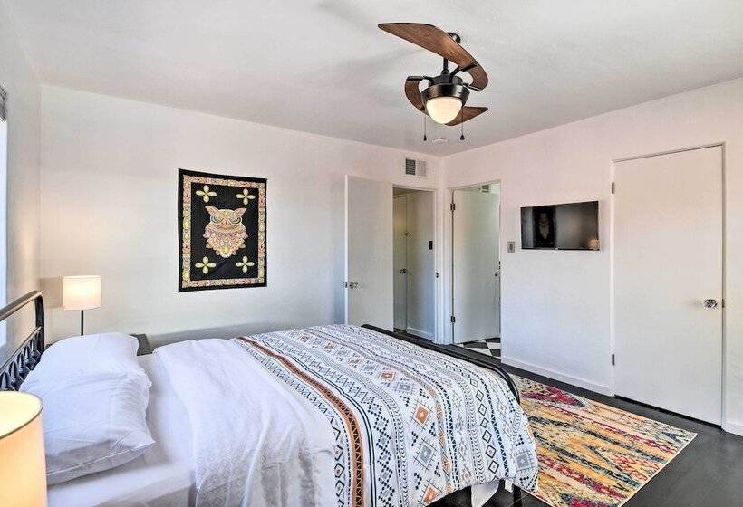 Sun Lit Phoenix Gem: Backyard Entertainment Patio!