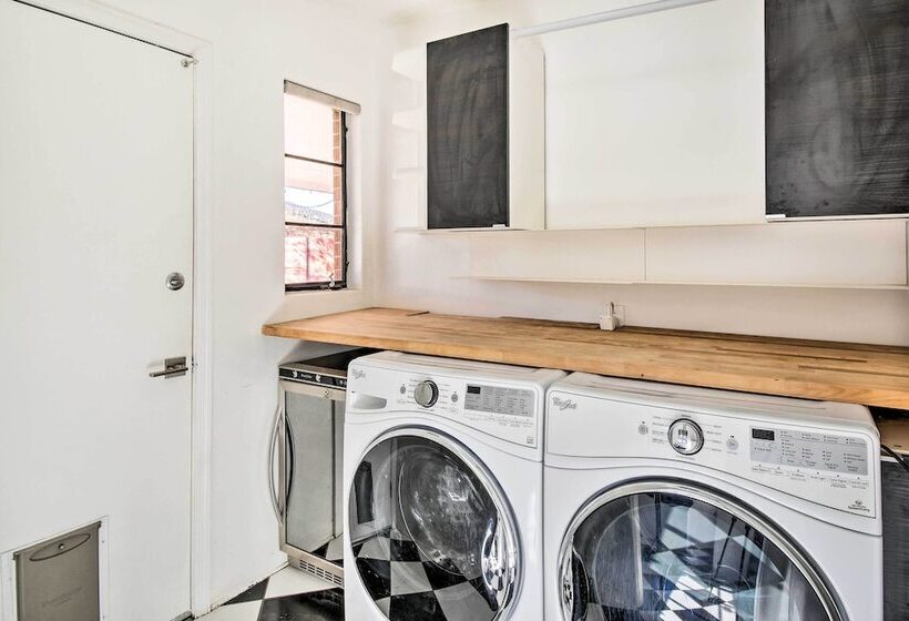 Sun Lit Phoenix Gem: Backyard Entertainment Patio!