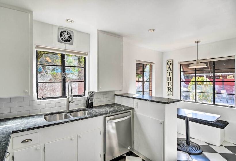 Sun Lit Phoenix Gem: Backyard Entertainment Patio!