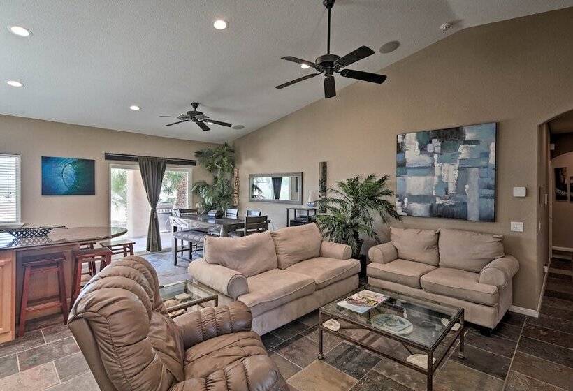 Sun Soaked Colorado River Haven   Walk To Beaches!