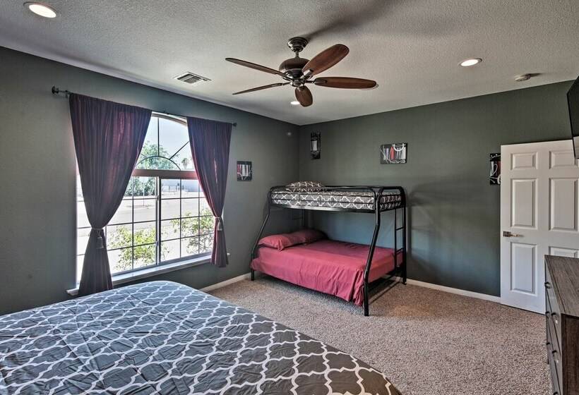 Sun Soaked Colorado River Haven   Walk To Beaches!