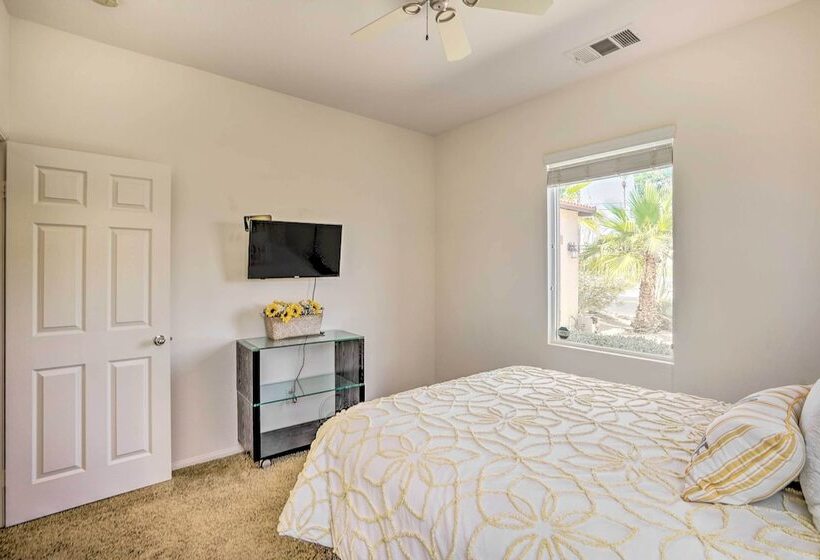 Sunny Palm Desert Home   Swim, Golf & Relax!
