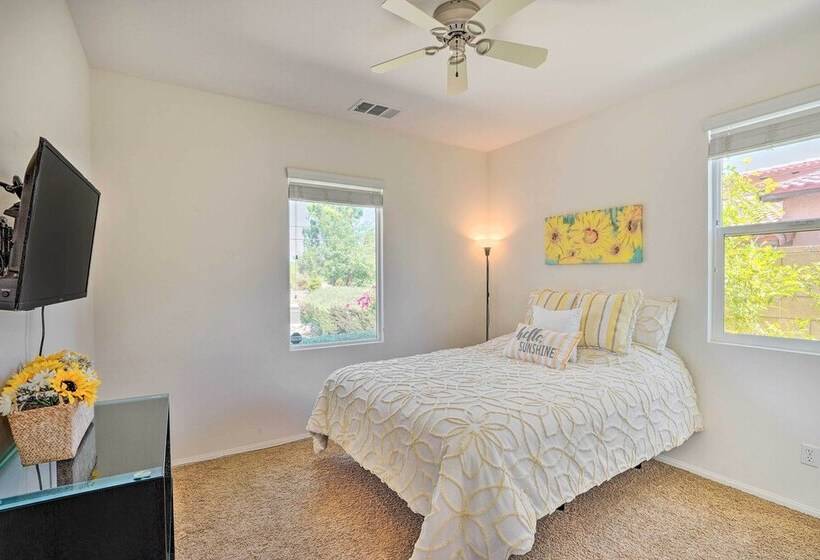 Sunny Palm Desert Home   Swim, Golf & Relax!