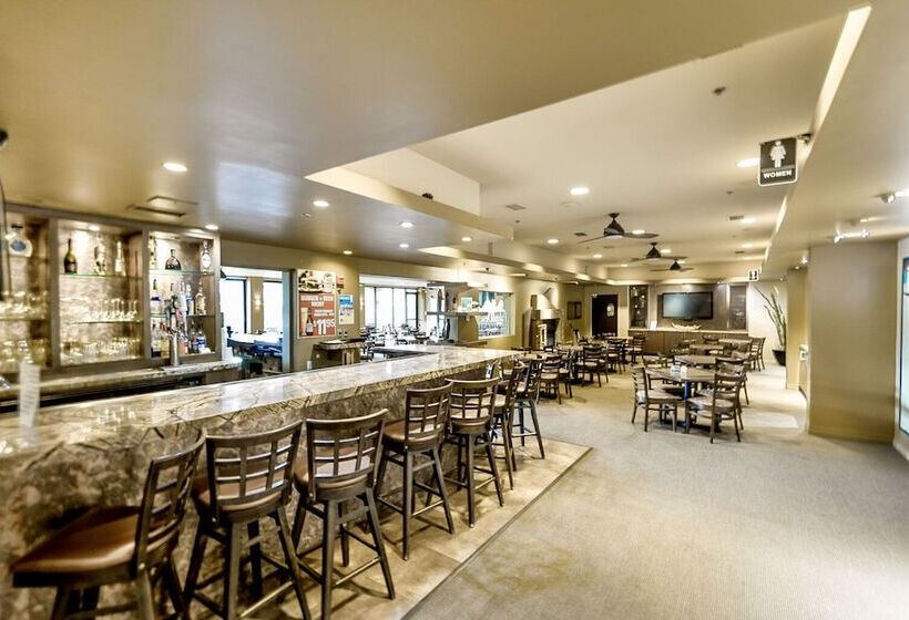 Sunny Palm Desert Home   Swim, Golf & Relax!