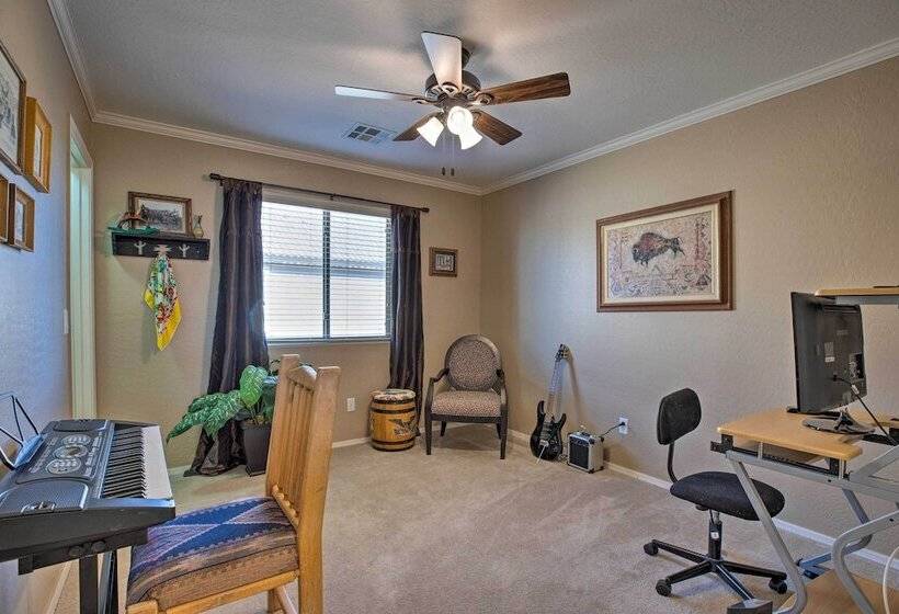 Sunny San Tan Valley Home W/ Grill On Golf Course!