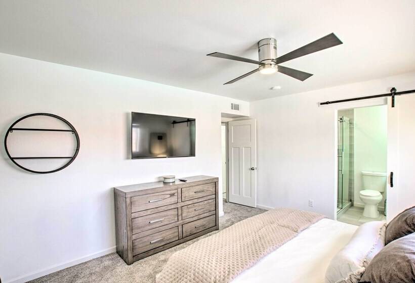 Sunny Tempe Escape: Central Location & Pool