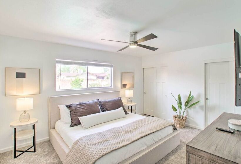 Sunny Tempe Escape: Central Location & Pool