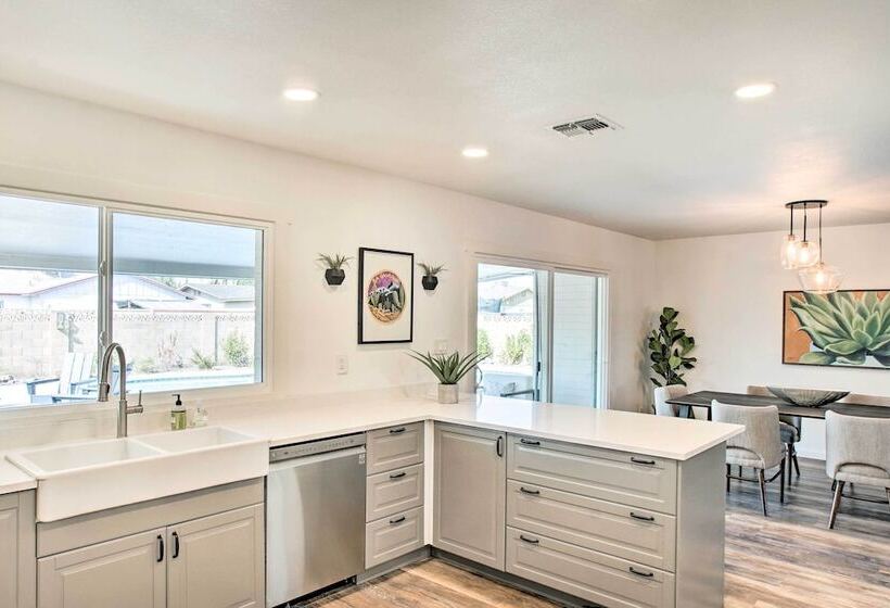 Sunny Tempe Escape: Central Location & Pool