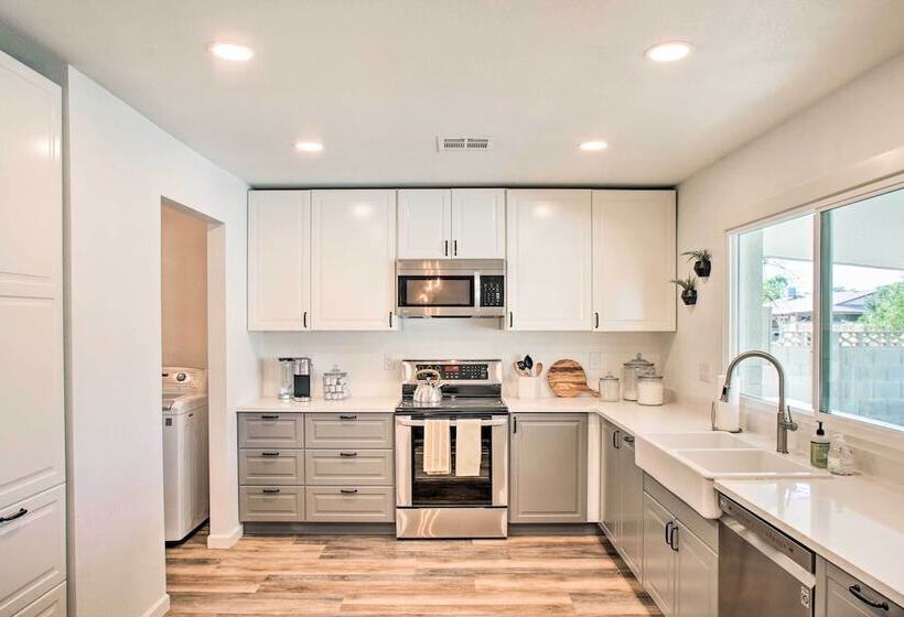 Sunny Tempe Escape: Central Location & Pool