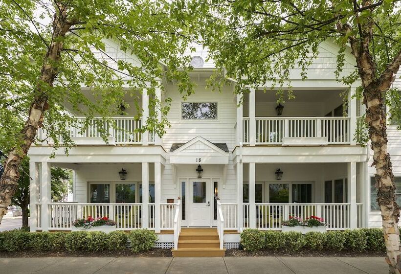 The Neighborhood Hotel New Buffalo