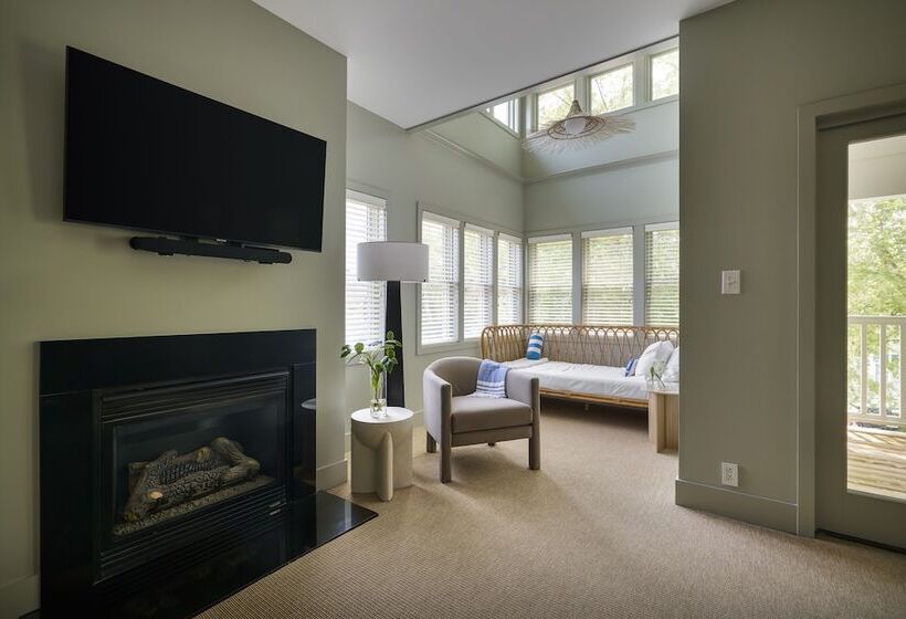 The Neighborhood Hotel New Buffalo