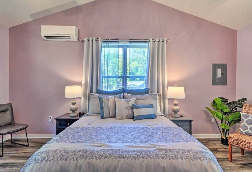 Saylorsburg Retreat: 16 Mi To Ski Resort