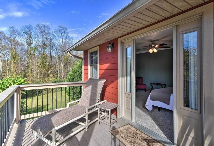 Blue Ridge Cabin On 6 Acres: Hot Tub & Mtn Views!