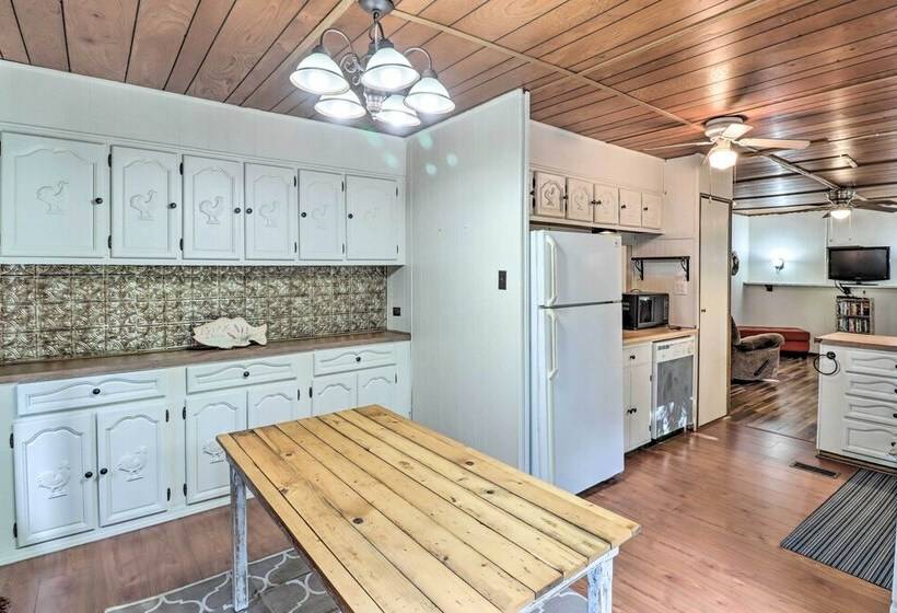 Edgemont Home W/ Deck ~ 9 Mi To Greers Ferry Lake!