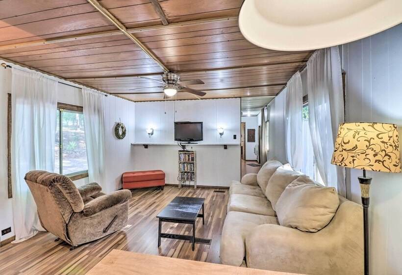 Edgemont Home W/ Deck ~ 9 Mi To Greers Ferry Lake!